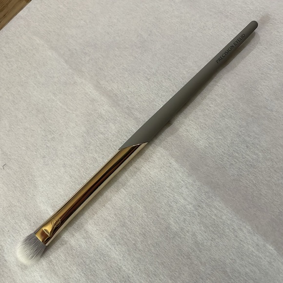 Complex Culture Blush & Eyelid Brush - Picture 2 of 9